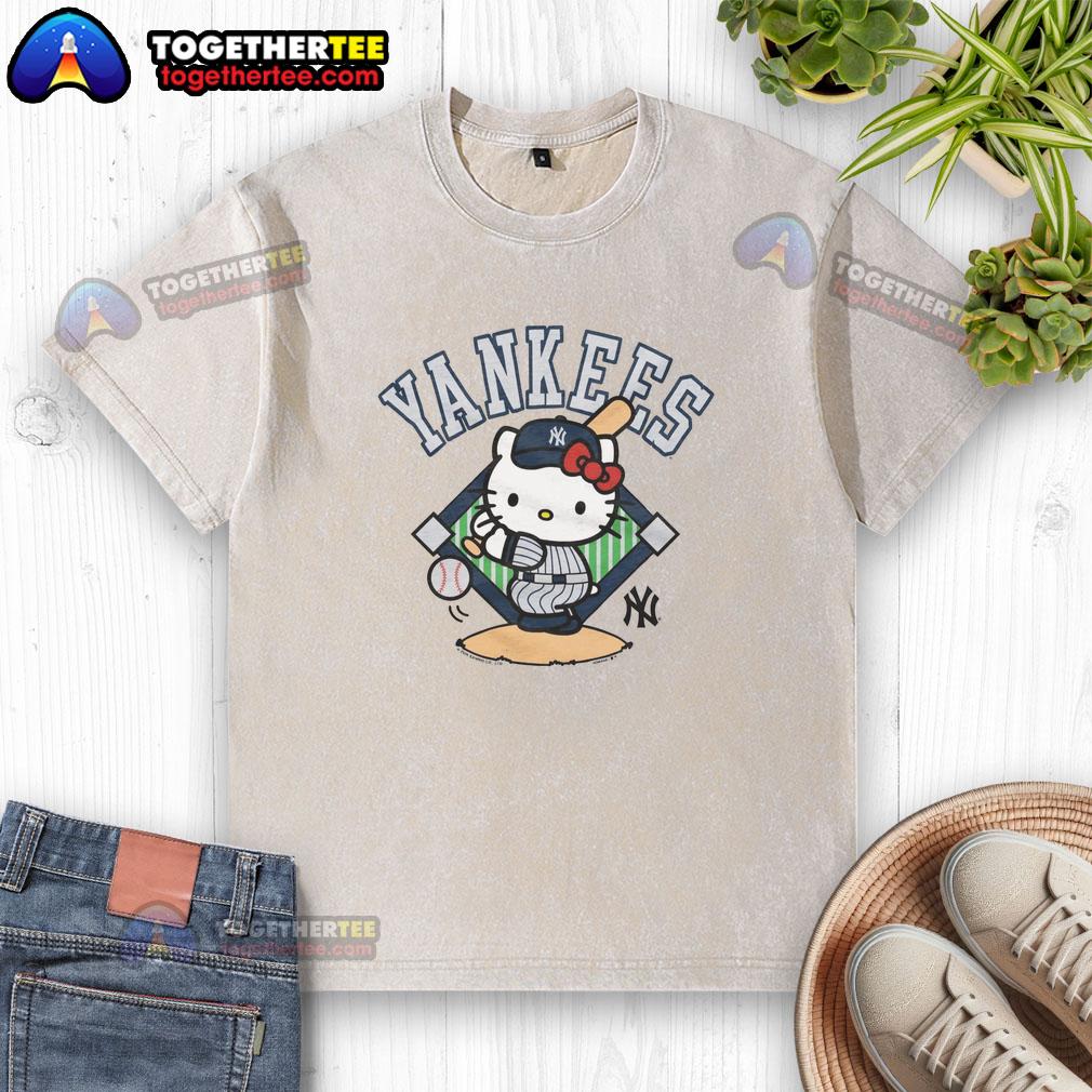 Good Hello Kitty X New York Yankees Swing T-Shirt - Image 6