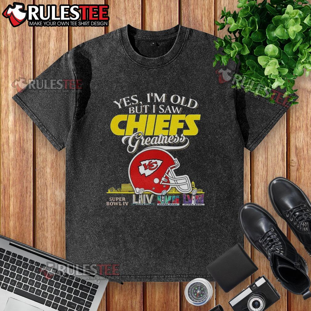 Awesome Yes I'm Old But I Saw Kansas City Chiefs Greatness Super Bowl Helmet Skyline T-Shirt - Image 6