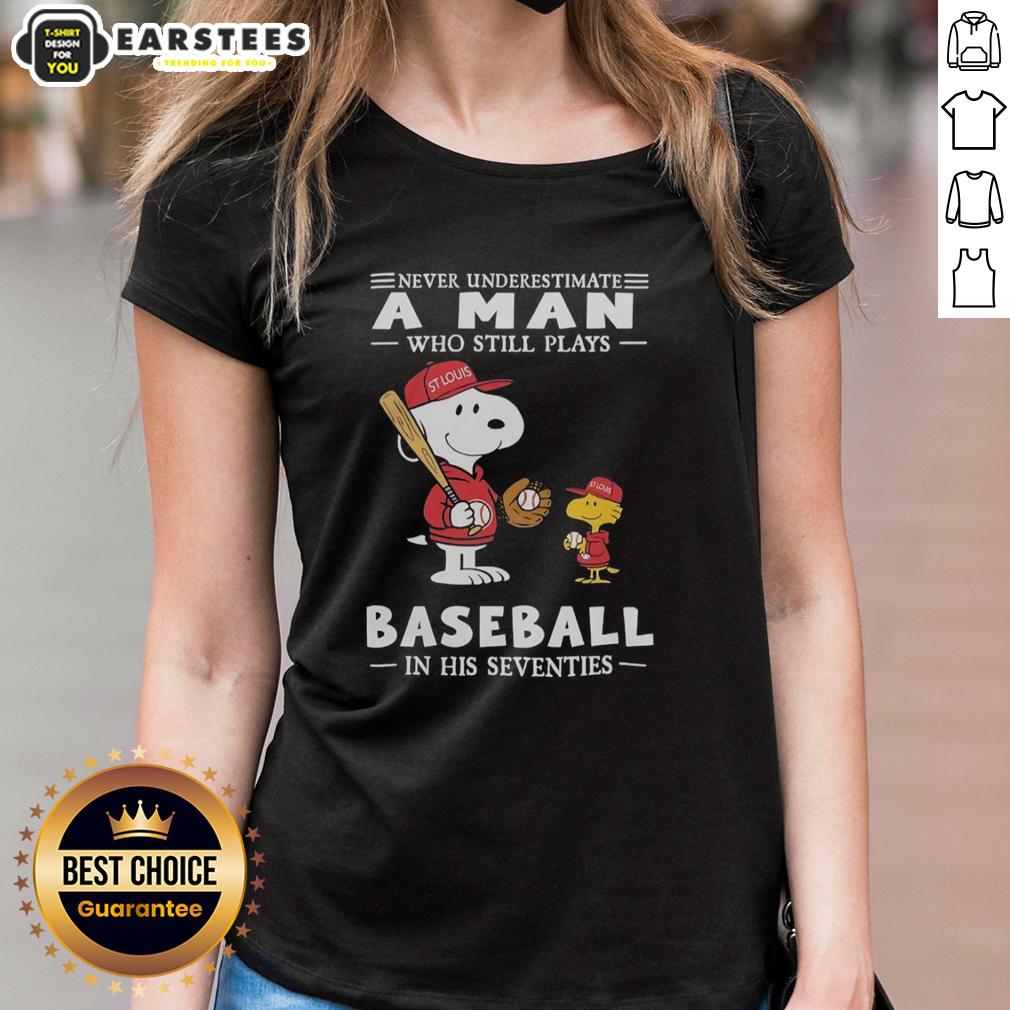 Cute The Peanuts X St Louis Cardinals Never Underestimate A Man Who Still Plays Baseball In His Seventies T-Shirt - Image 3