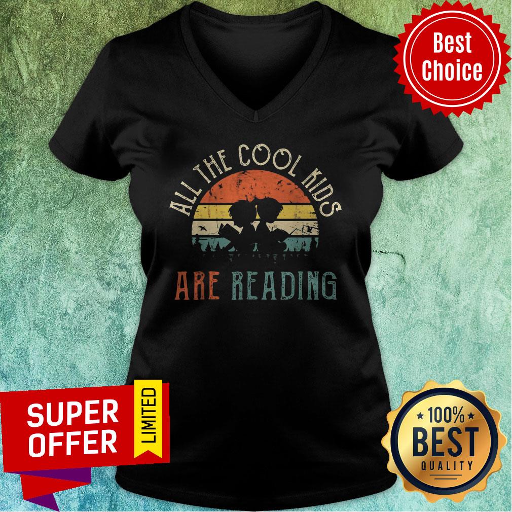 Funny All The Cool Kids Are Reading Vintage Retro Shirt - Image 4