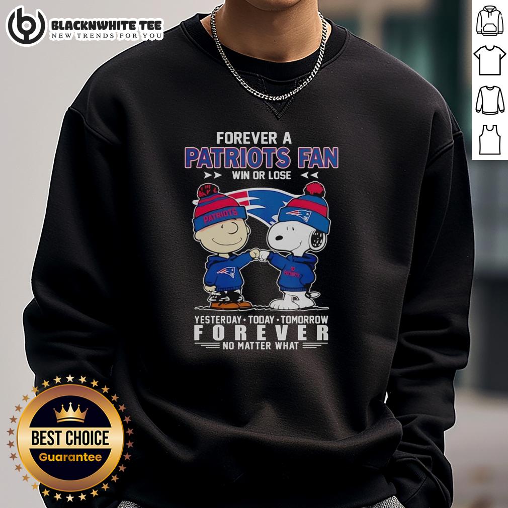 Official Snoopy And Charlie Brown Forever A New England Patriots Fan Win Or Lose No Matter What T-Shirt - Image 5