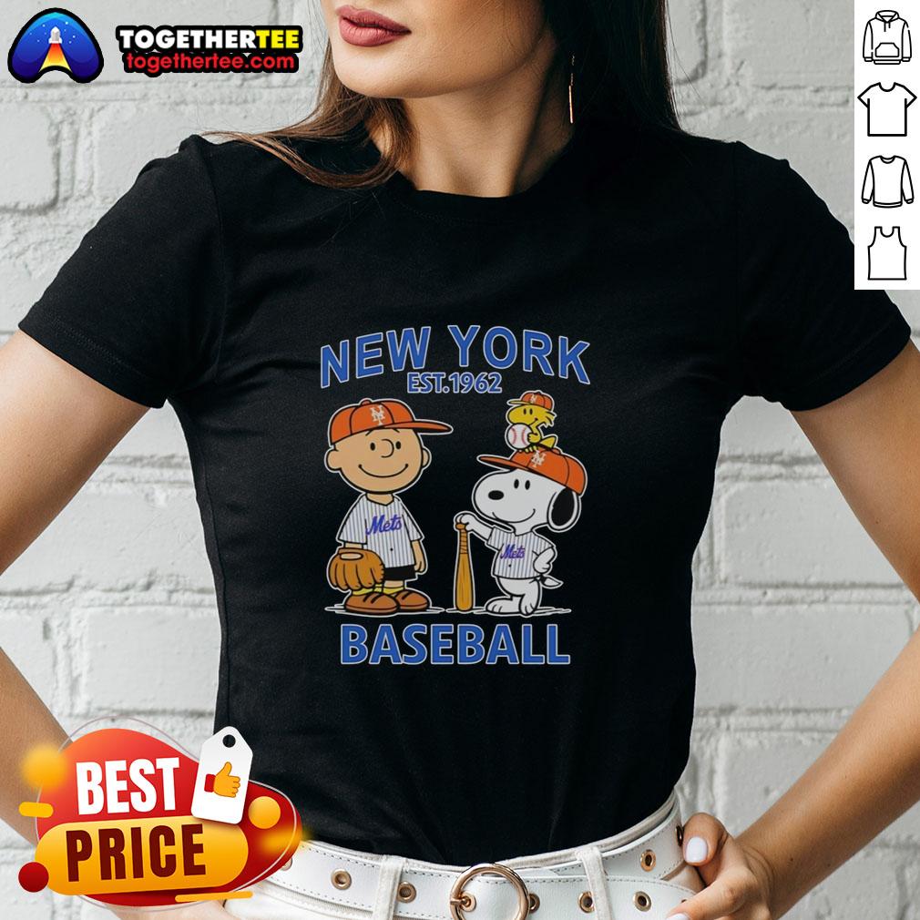 Top Charlie Brown Snoopy And Woodstock With New York Mets Baseball Jersey Est 1962 T-Shirt - Image 3
