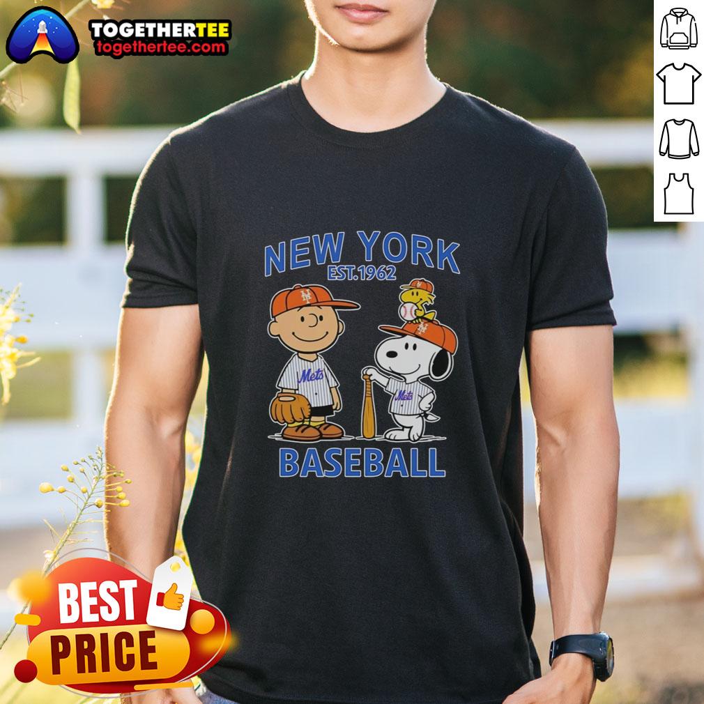 Top Charlie Brown Snoopy And Woodstock With New York Mets Baseball Jersey Est 1962 T-Shirt
