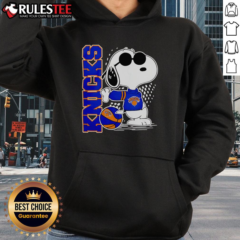 Awesome Peanuts Snoopy New York Knicks Basketball 2025 T-Shirt - Image 2