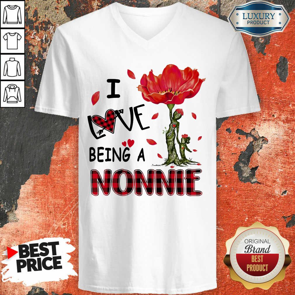 Red Flower I Love Being A Nonnie Shirt - Image 5