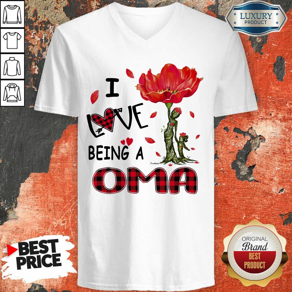 Red Flower I Love Being A Oma Shirt - Image 2