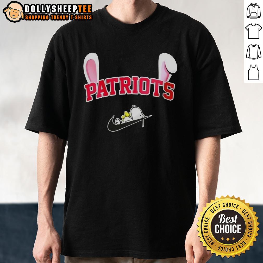 Official New England Patriots X Snoopy Happy Easter T-Shirt