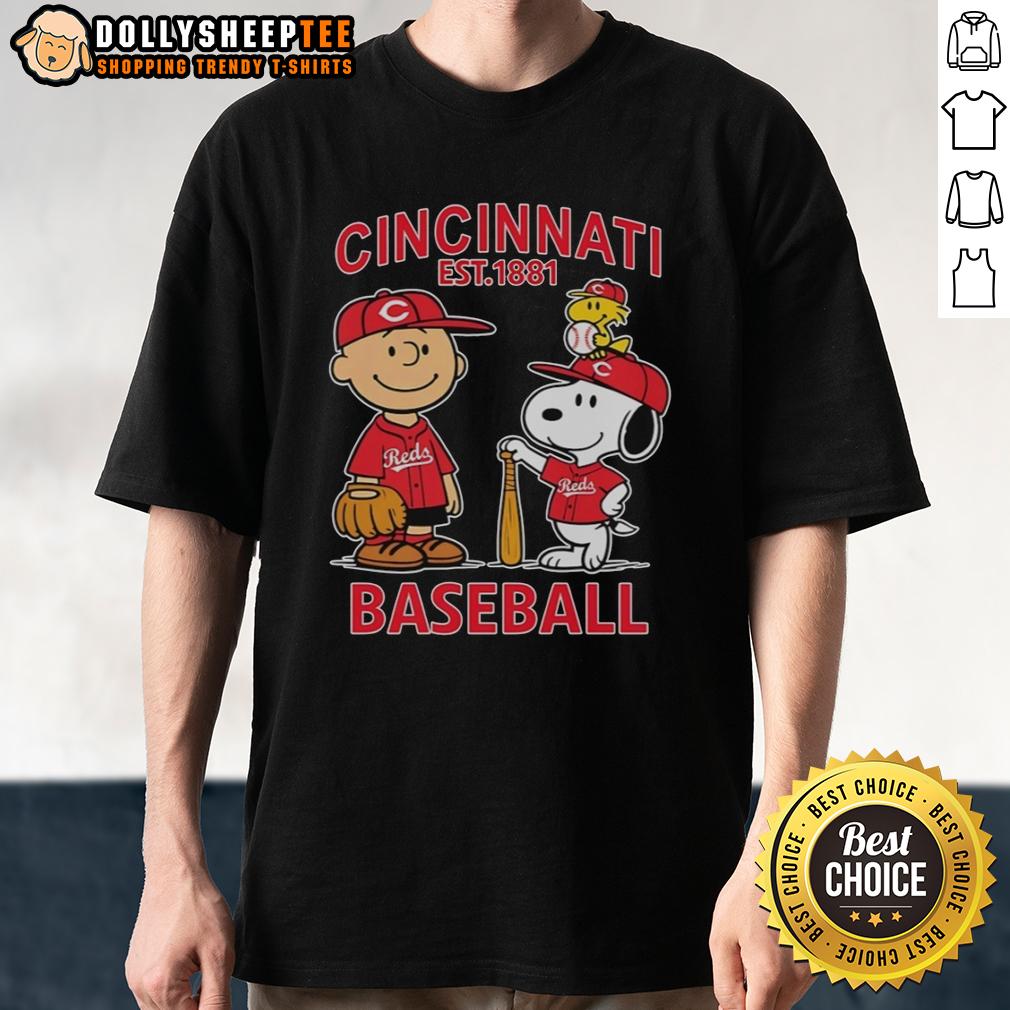 Cute Charlie Brown Snoopy And Woodstock With Cincinnati Reds Baseball Jersey Est 1881 T-Shirt