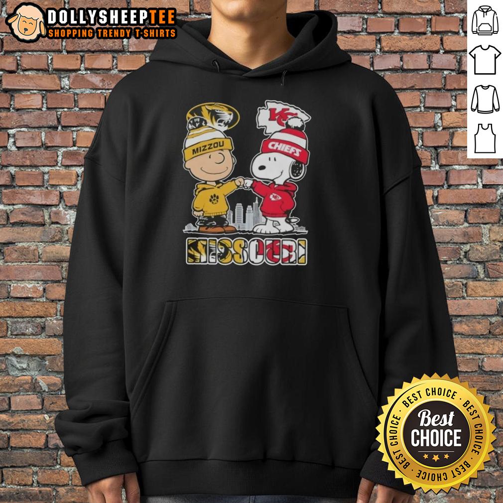 Top Snoopy And Charlie Brown Missouri Tigers X Kansas City Chiefs Skyline T-Shirt - Image 2