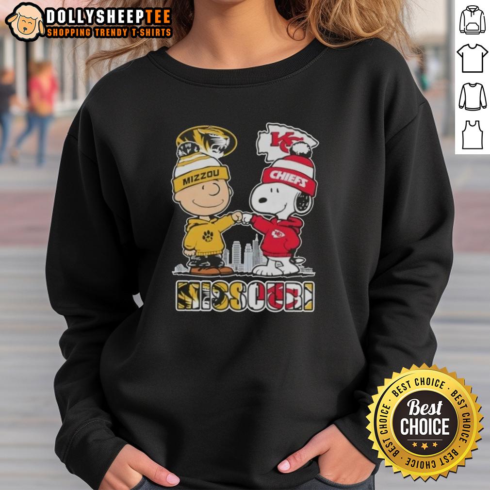 Top Snoopy And Charlie Brown Missouri Tigers X Kansas City Chiefs Skyline T-Shirt - Image 5