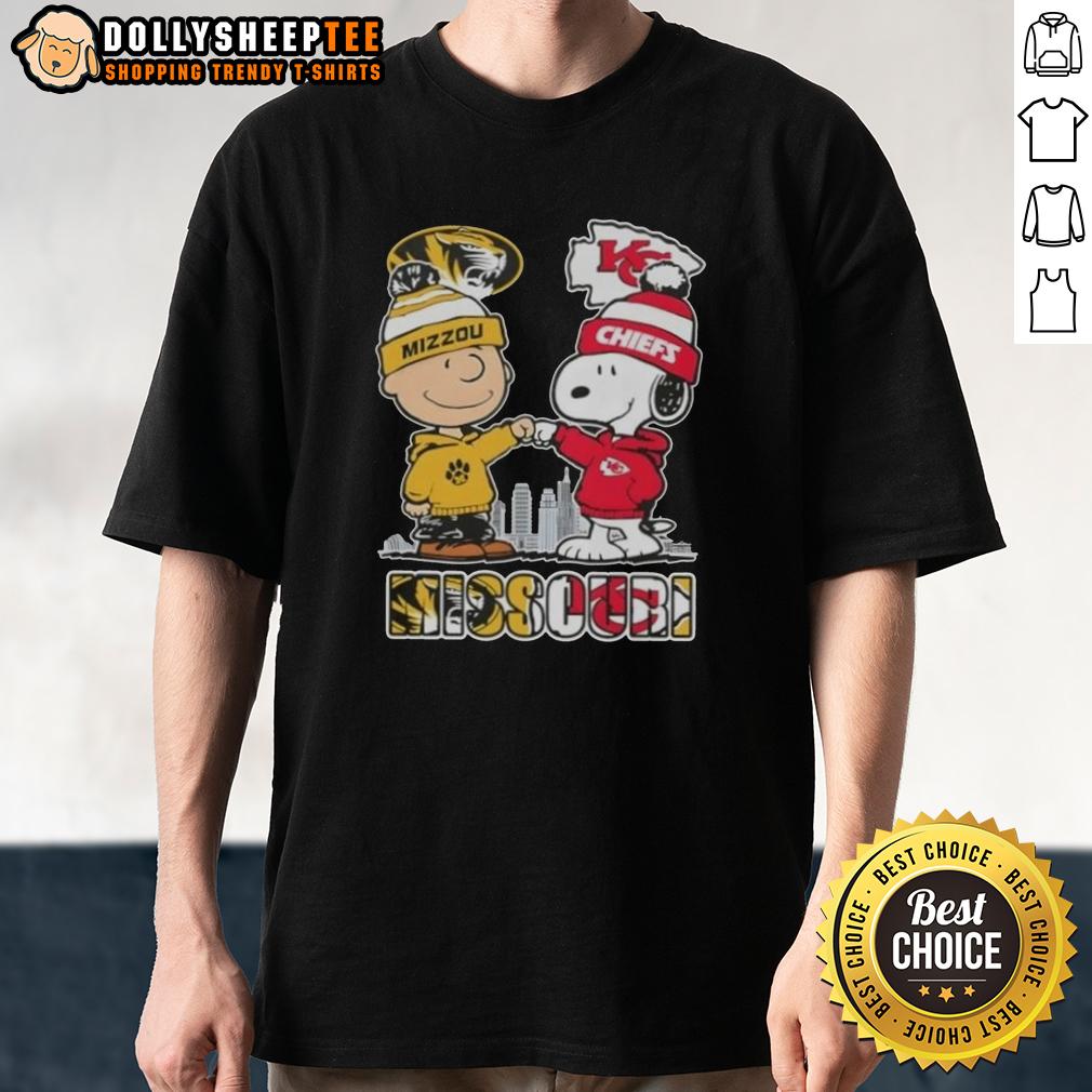 Top Snoopy And Charlie Brown Missouri Tigers X Kansas City Chiefs Skyline T-Shirt