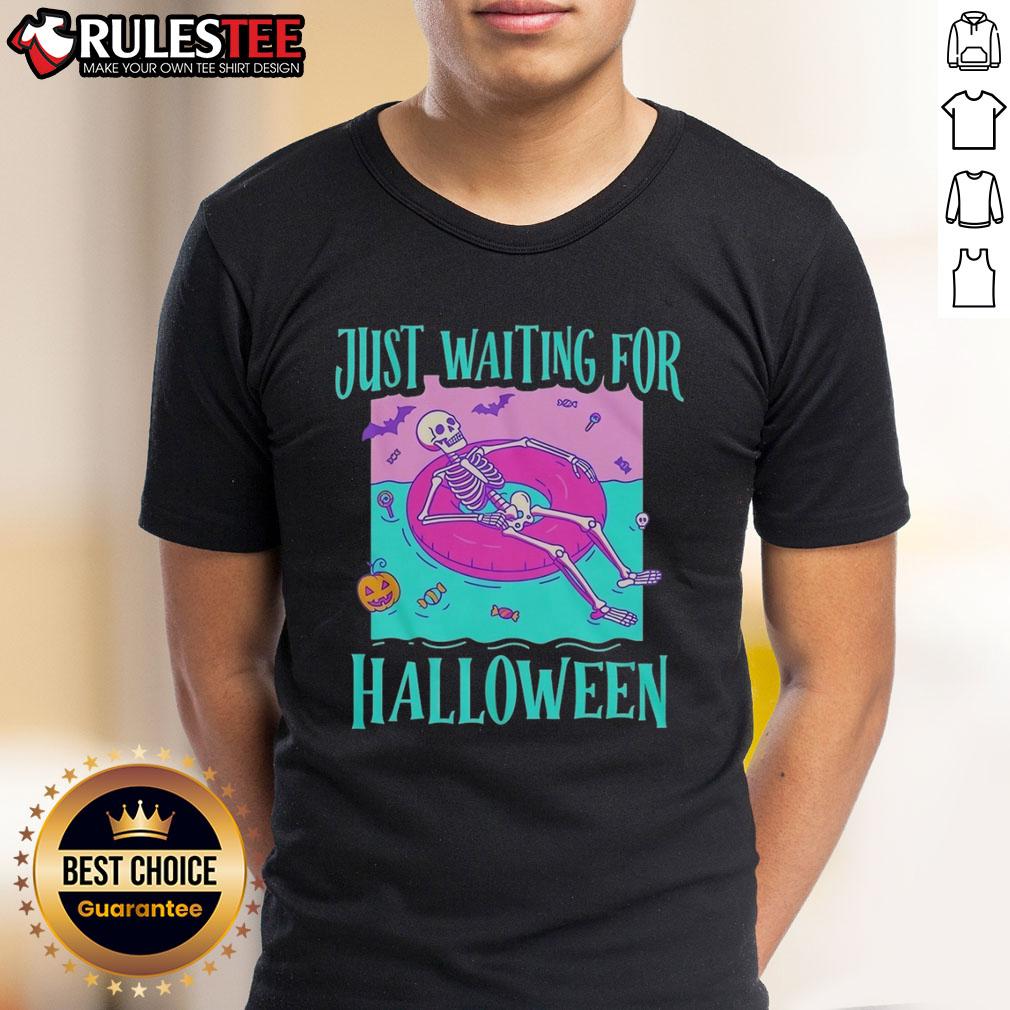 Nice Just Waiting For Halloween Skeleton T-Shirt