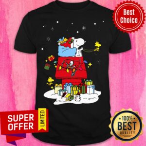 Top Tampa Bay Buccaneers Santa Snoopy Wish You A Merry Christmas Shirt