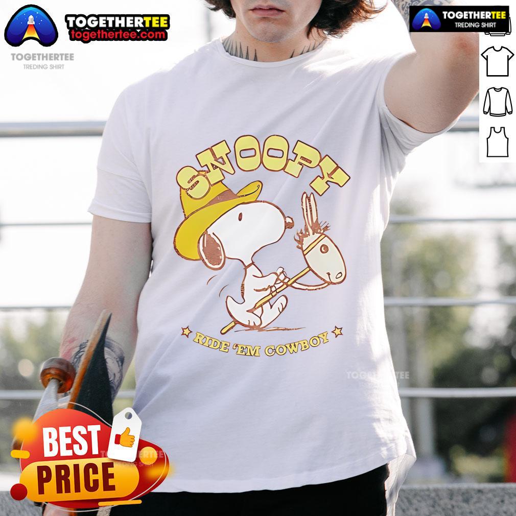 Nice Snoopy Ride Em Cowboy Retro T-Shirt