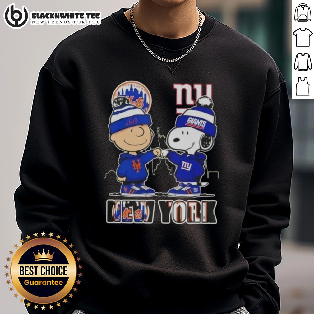 Cute Charlie Brown Fist Bump Snoopy New York City Sports Mets X Giants Skyline T-Shirt - Image 5