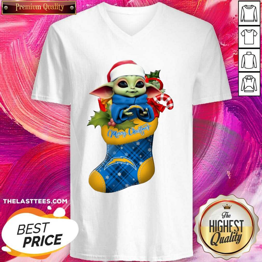 Happy Baby Yoda Hug Green Bay Packers Ornament Merry Christmas 2020 Shirt - Image 4