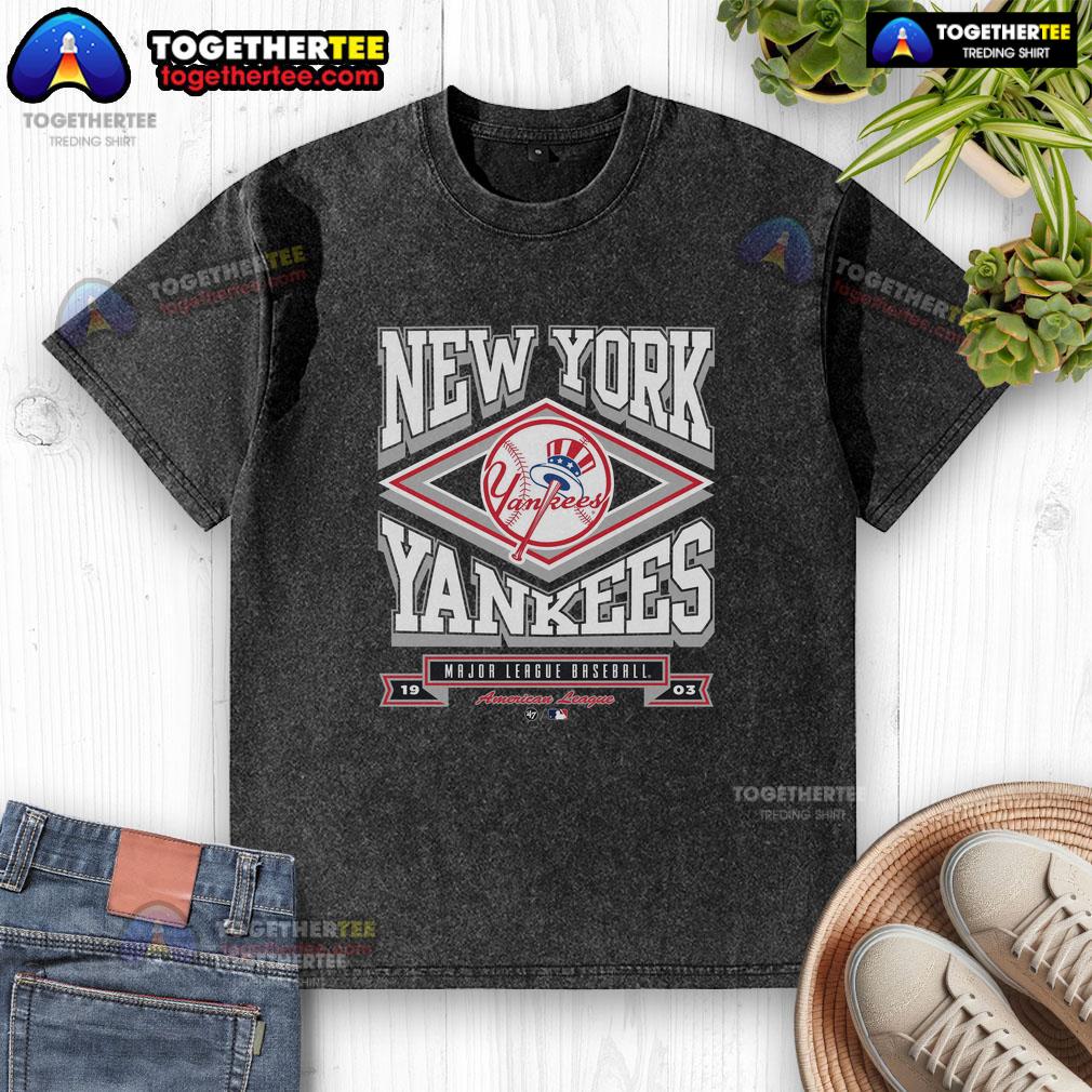 Premium New York Yankees Heater T-Shirt - Image 6