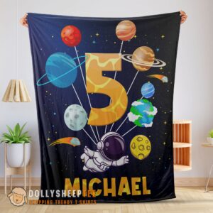 Hot Top Cute Astronaut Catching Moon Cartoon Blanket Fleece Customized Blanket