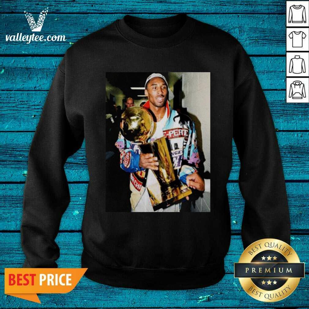 Fantastic Vintage Kobe Bryant After Winning Title Shirt - Image 5