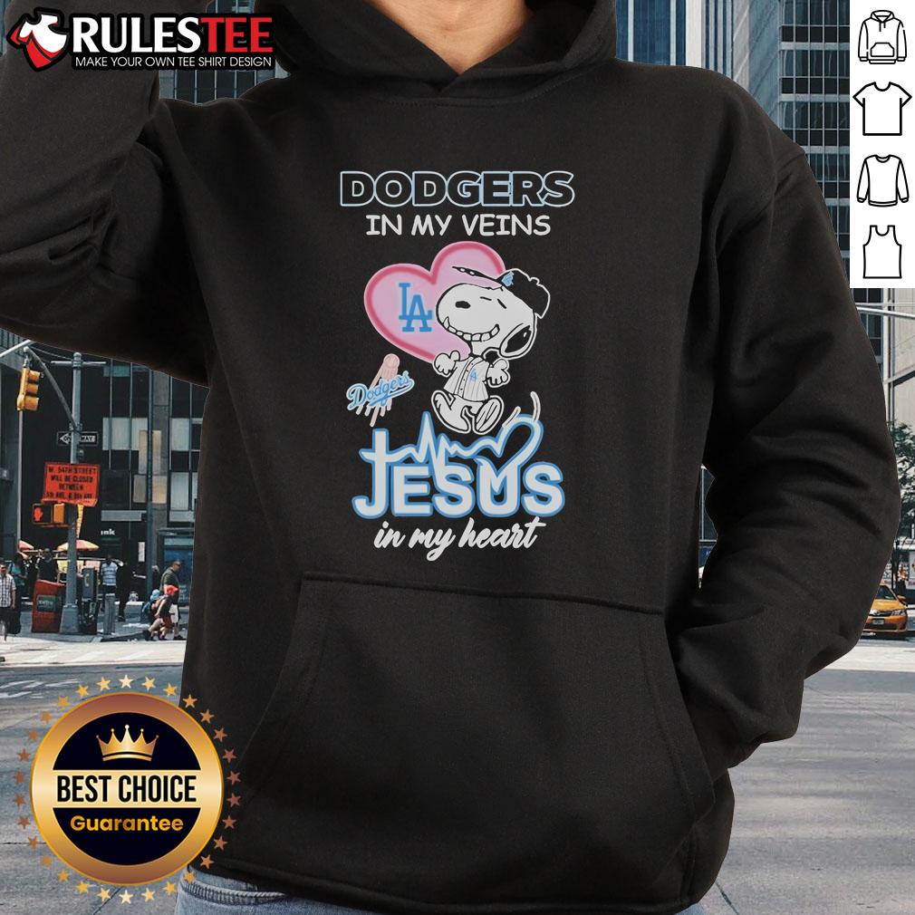 Nice Snoopy The Peanuts Los Angeles Dodgers In My Veins Jesus In My Heart T-Shirt - Image 2