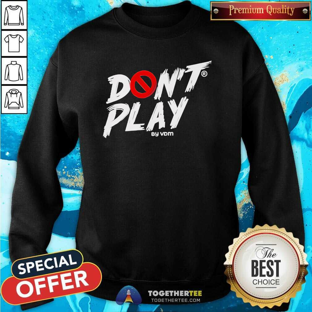 Top Martins Vincent Otse Wearing Don't Play By VDM T-Shirt - Image 4