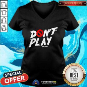 Alternative view of Top Martins Vincent Otse Wearing Don't Play By VDM T-Shirt