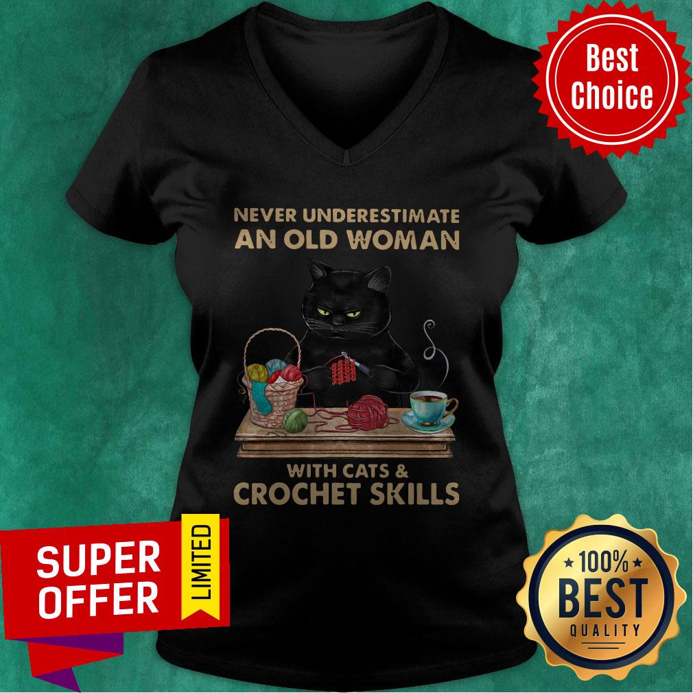 Black Cat Never Underestimate An Old Woman With Cats And Crochet Skills Shirt - Image 4