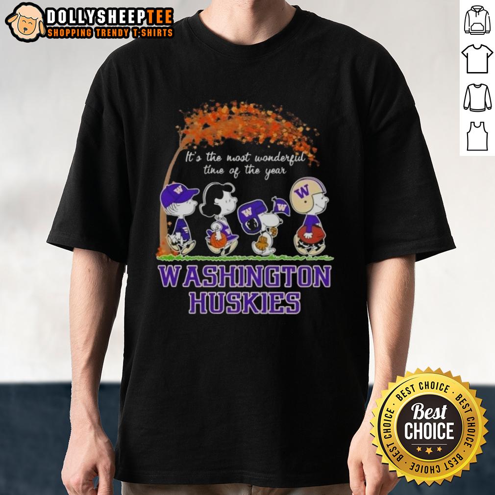 Awesome Washington Huskies X Peanuts Snoopy And Friends Autumn It's The Most Wonderful Time Of The Year T-Shirt