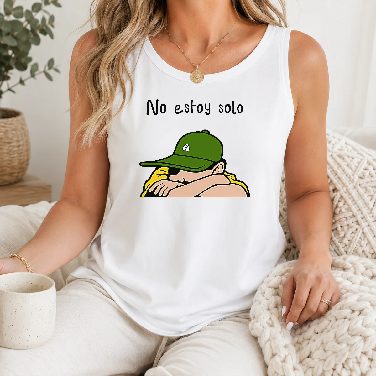 Official Premium No Estoy Solo Charlie Brown Snoopy And Peanuts Gang Hug Shirt - Image 3