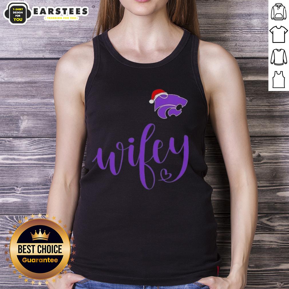 Good Wifey Kansas State Wildcats Santa Hat Merry Christmas T-Shirt - Image 4