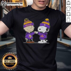 Nice Peanuts Charlie Brown Fist Bump Snoopy X Minnesota Vikings Football T-Shirt