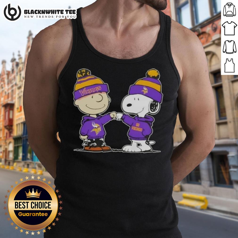 Nice Peanuts Charlie Brown Fist Bump Snoopy X Minnesota Vikings Football T-Shirt - Image 4