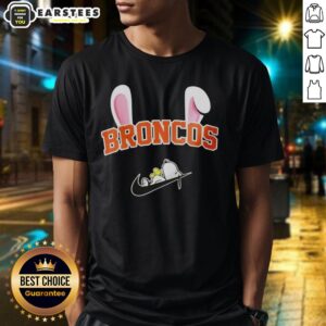 Awesome Denver Broncos X Snoopy Happy Easter T-Shirt