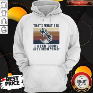 Alternative view of That’s What I Do I Read Books And I Know Things Giraffe Vintage Shirt