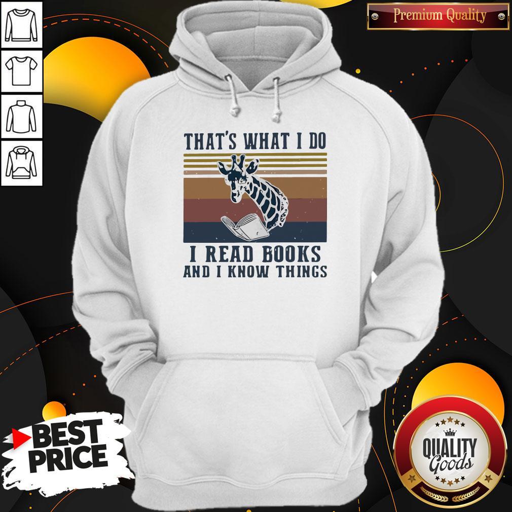 That’s What I Do I Read Books And I Know Things Giraffe Vintage Shirt - Image 2