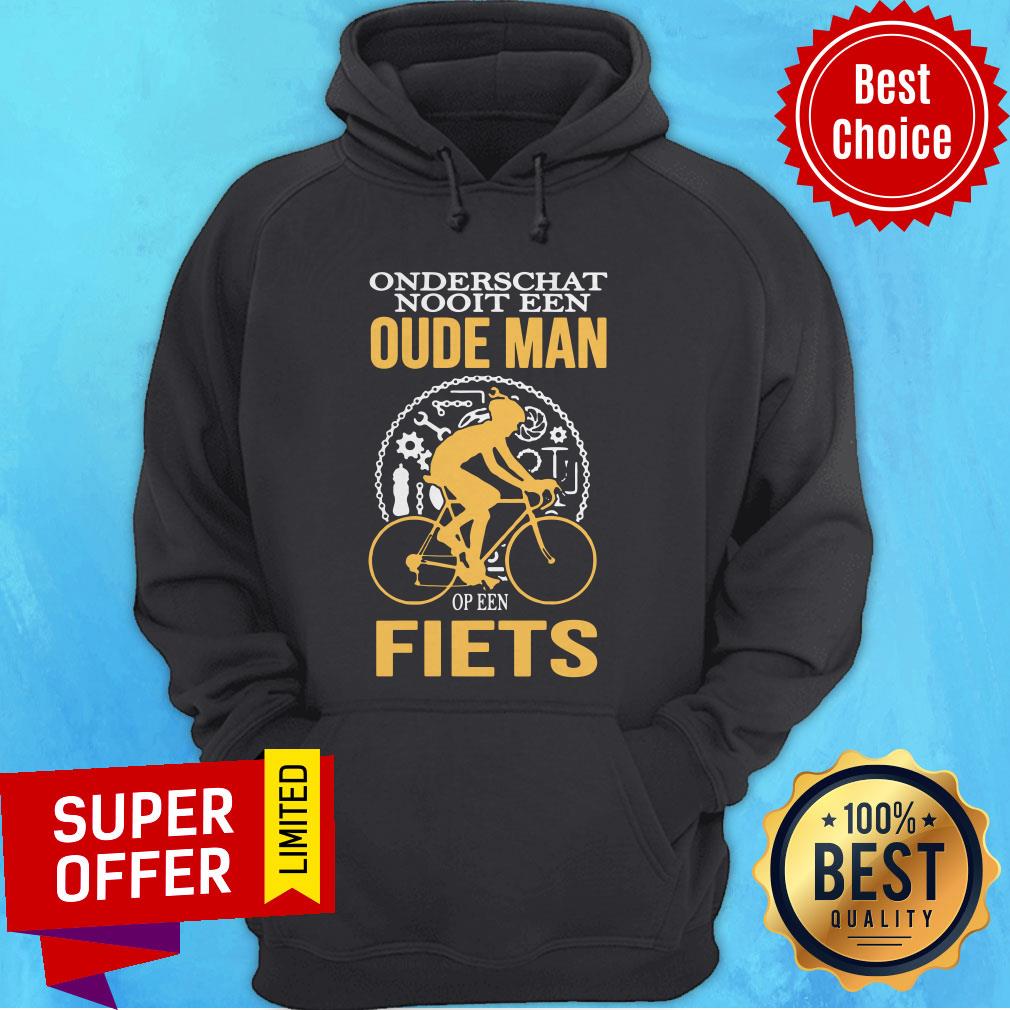 Premium Onderschat Nooit Een Oude Man Op Een Fiets Shirt - Image 2
