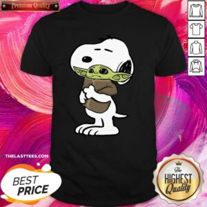 Funny Snoopy Hug Baby Yoda Shirt