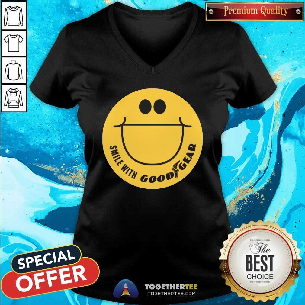 Great Smile With Good Gear T-Shirt - Image 3