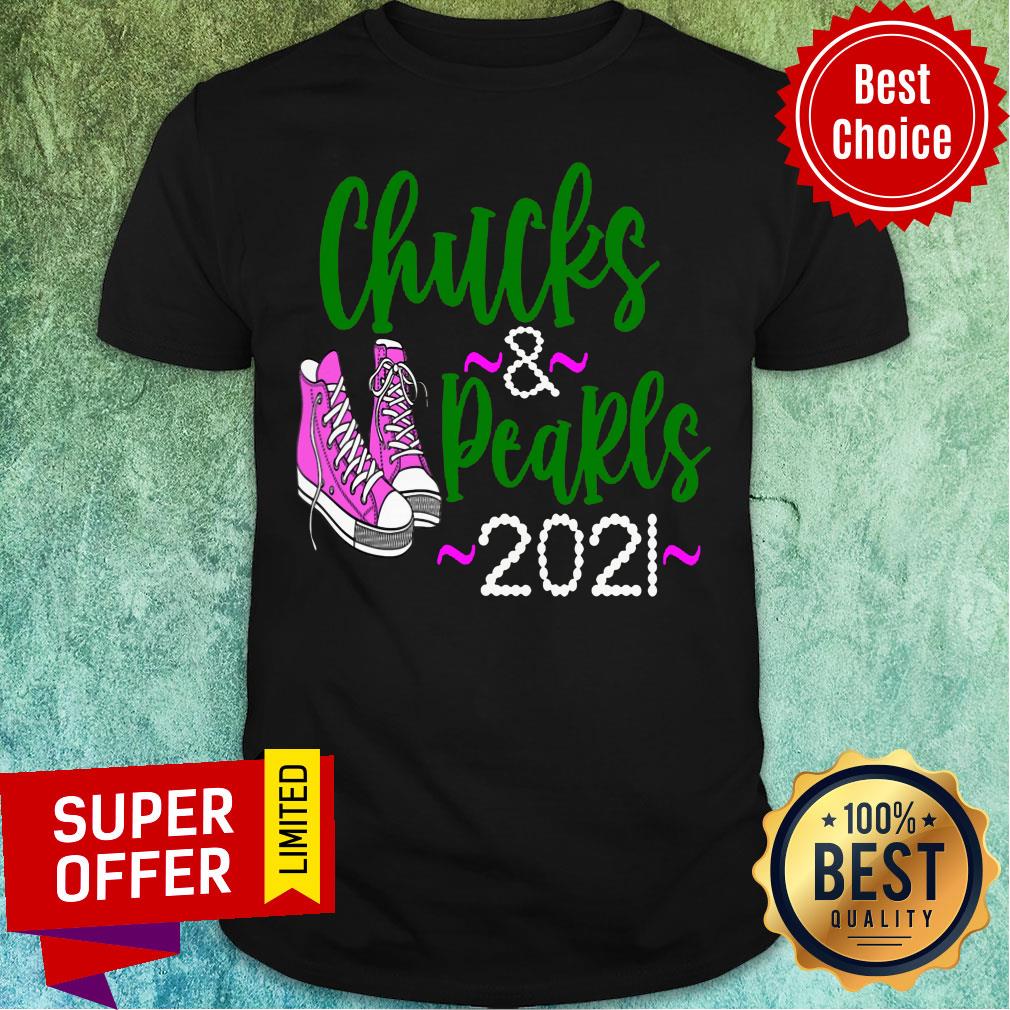 Nice Chucks and Pearls Crewneck 2021 Sneaker Shirt