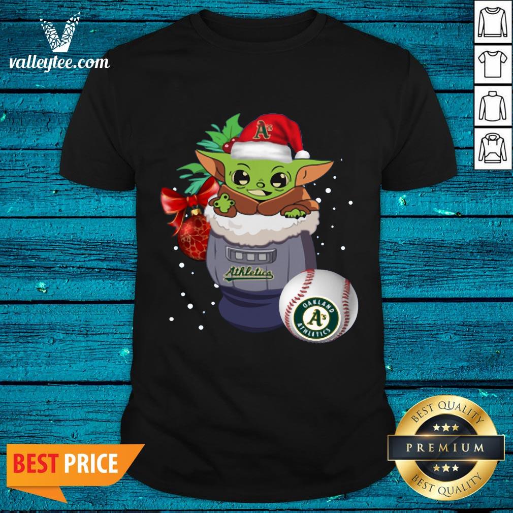 Nice Oakland Athletics Christmas Baby Yoda Star Wars Funny Happy MLB Shirt