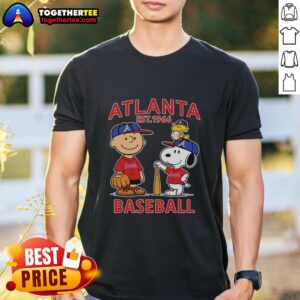 Top Charlie Brown Snoopy And Woodstock With Atlanta Braves Baseball Jersey Est 1961 T-Shirt