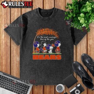 Alternative view of Awesome Peanuts It's The Most Wonderful Time Of The Year Chicago Bears Football T-Shirt