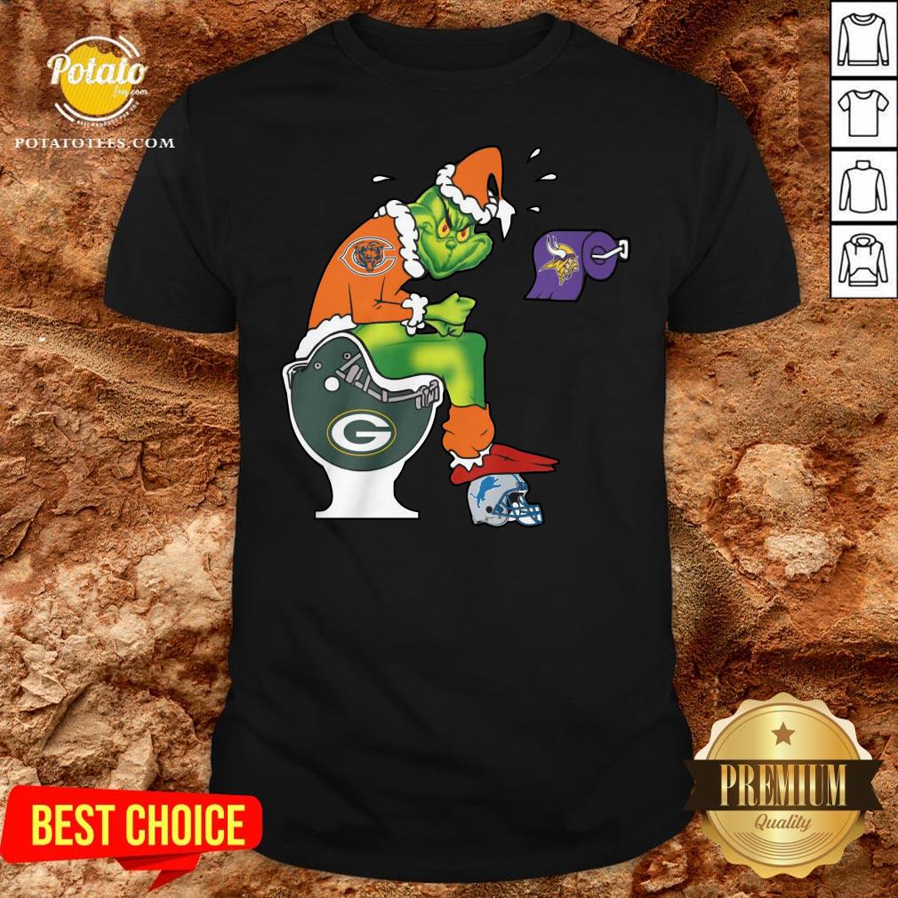 Good The Grinch Chicago Bears Shit On Toilet Green Bay Packers And Other Teams Christmas Shirt