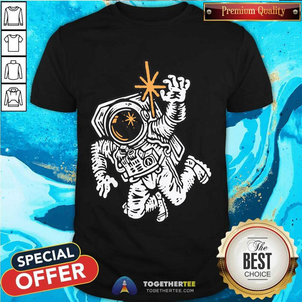 Nice The Stargazer Astronaut T-Shirt