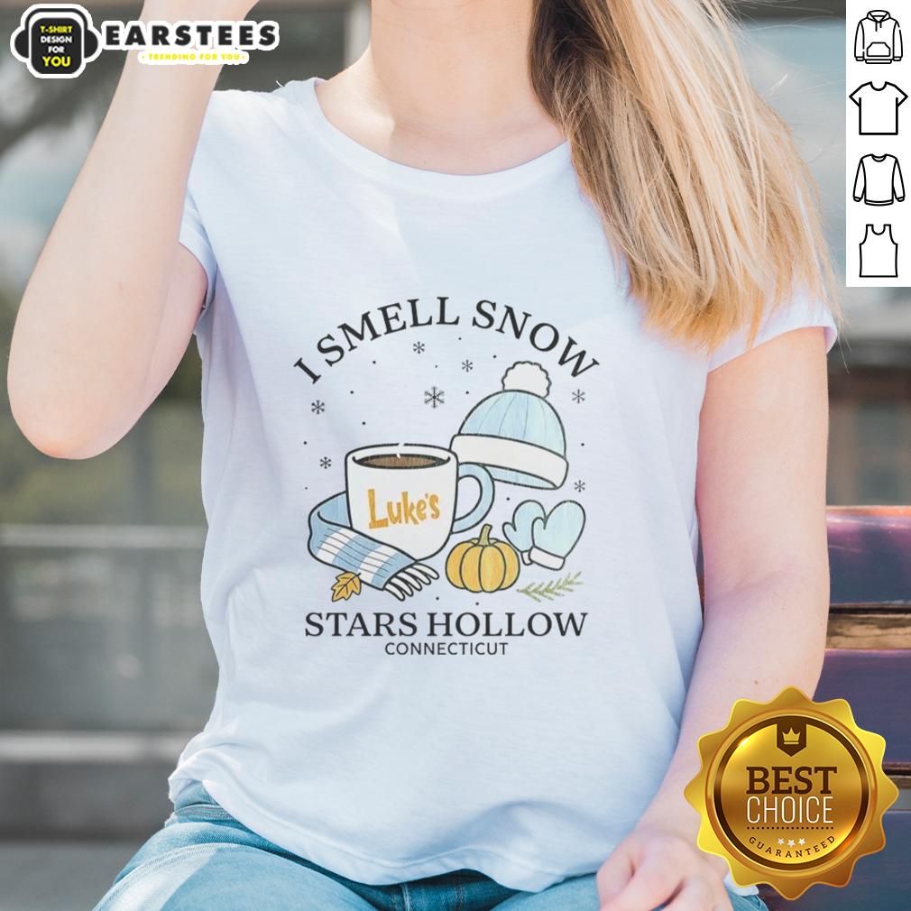 Premium I Smell Snow Stars Hollow Connecticut Christmas T-Shirt - Image 3