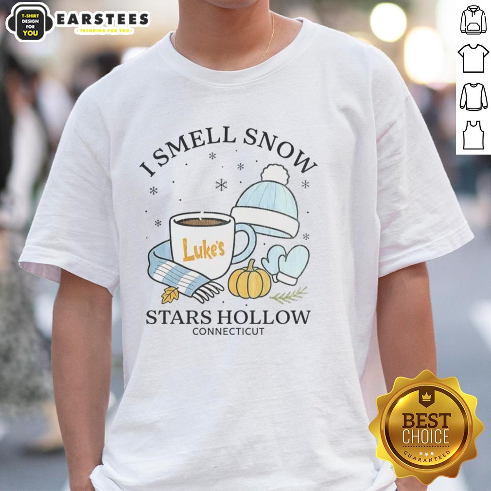 Premium I Smell Snow Stars Hollow Connecticut Christmas T-Shirt