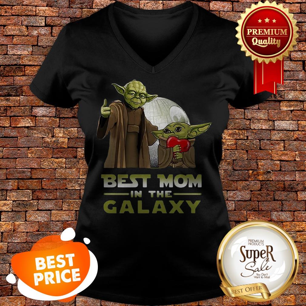 Nice Master Yoda And Baby Yoda Best Mom In The Galaxy Star Wars Shirt - Image 2