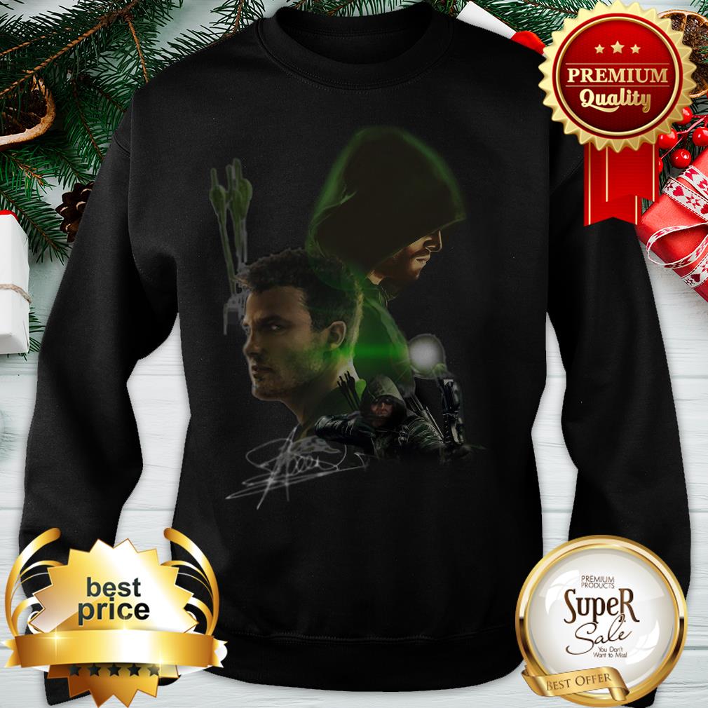 Autographed Stephen Amell Signature Arrow Shirt - Image 4