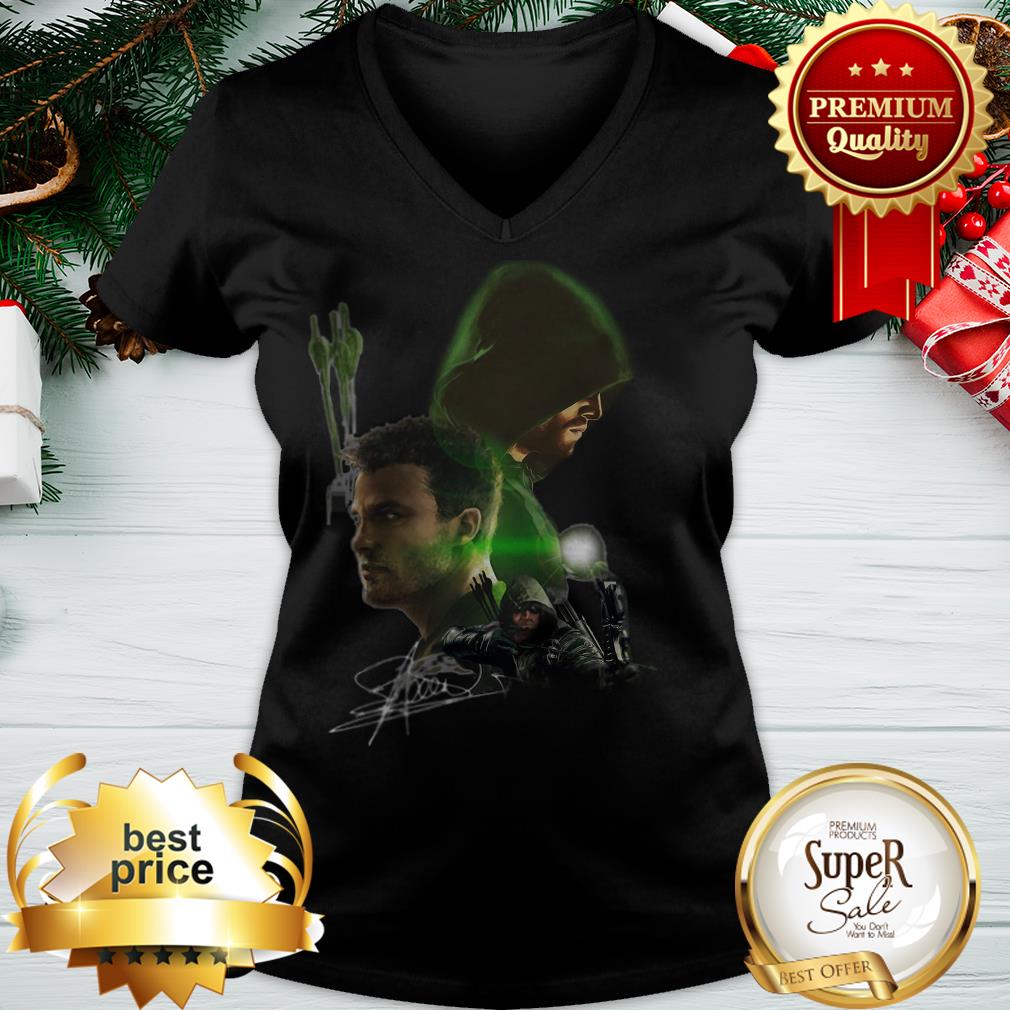 Autographed Stephen Amell Signature Arrow Shirt - Image 2