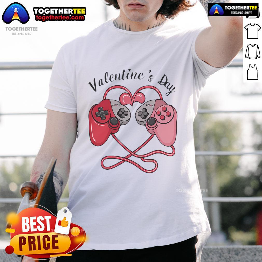 Nice Video Gamer Valentines Day With Controllers Heart Great T-Shirt